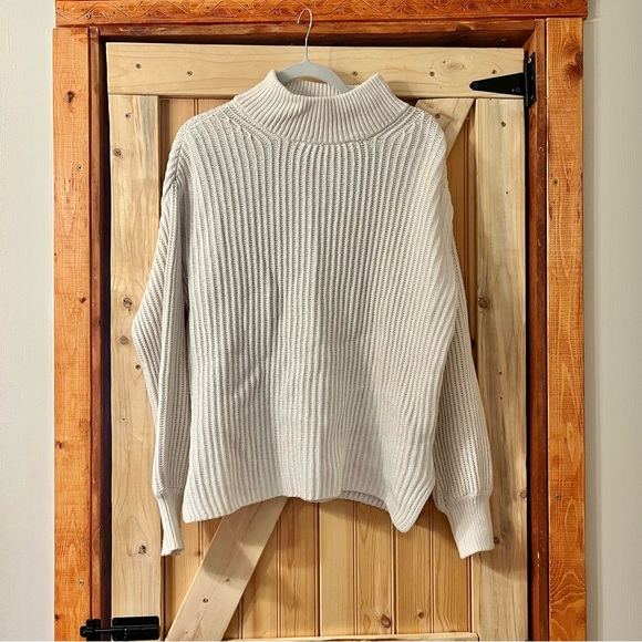 H&M Sweaters - H&M Cream Ribbed Mockneck Sweater